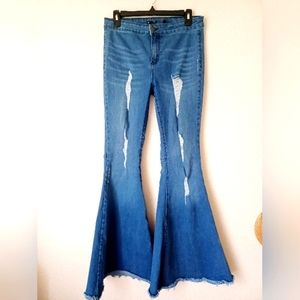 L&B Lucky & Blessed Boutiqe Bell Bottom Mid rise Flare Jeans Ripped Womens Sz 10